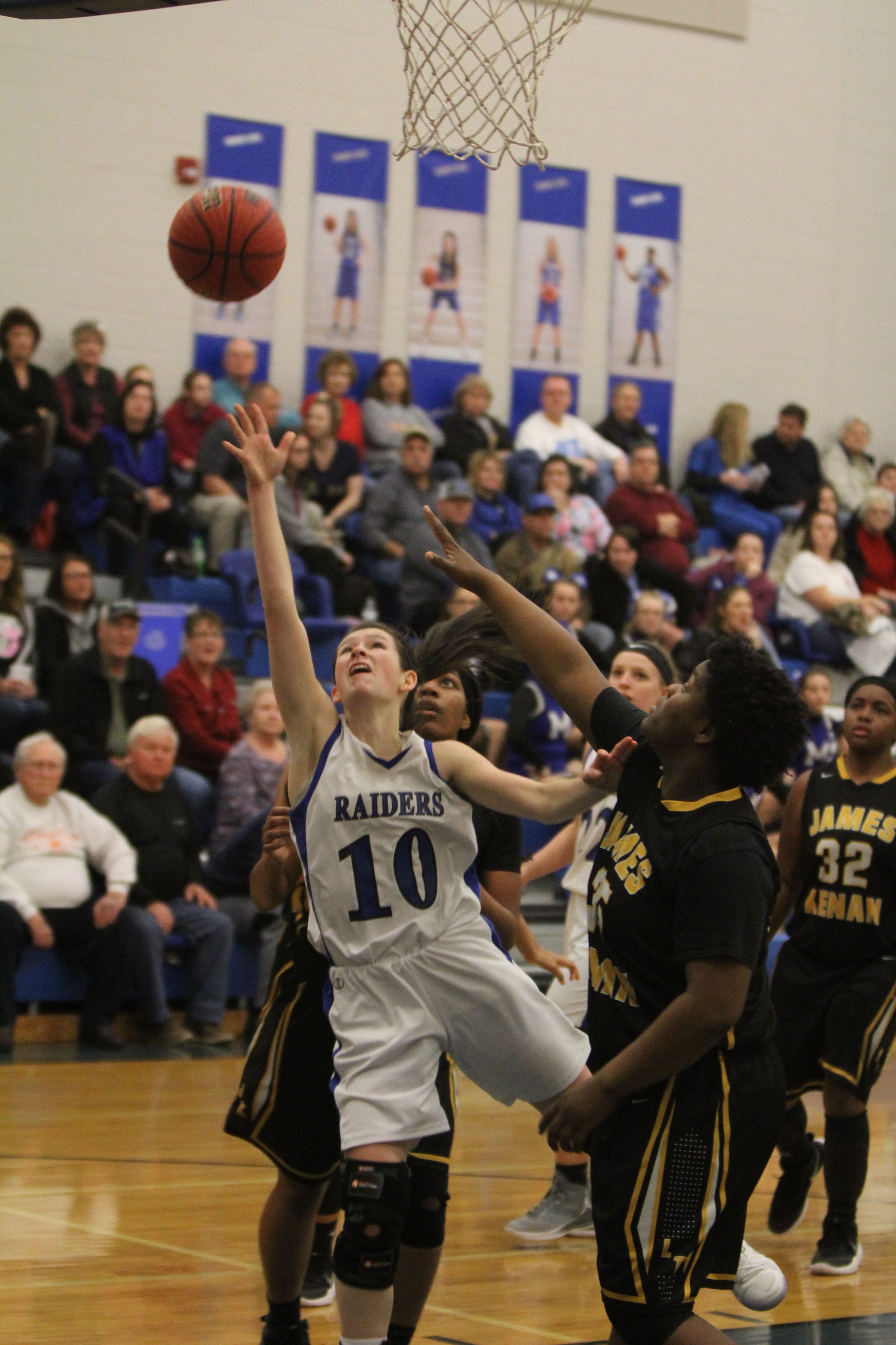 Leah Williams, Raiders win honors