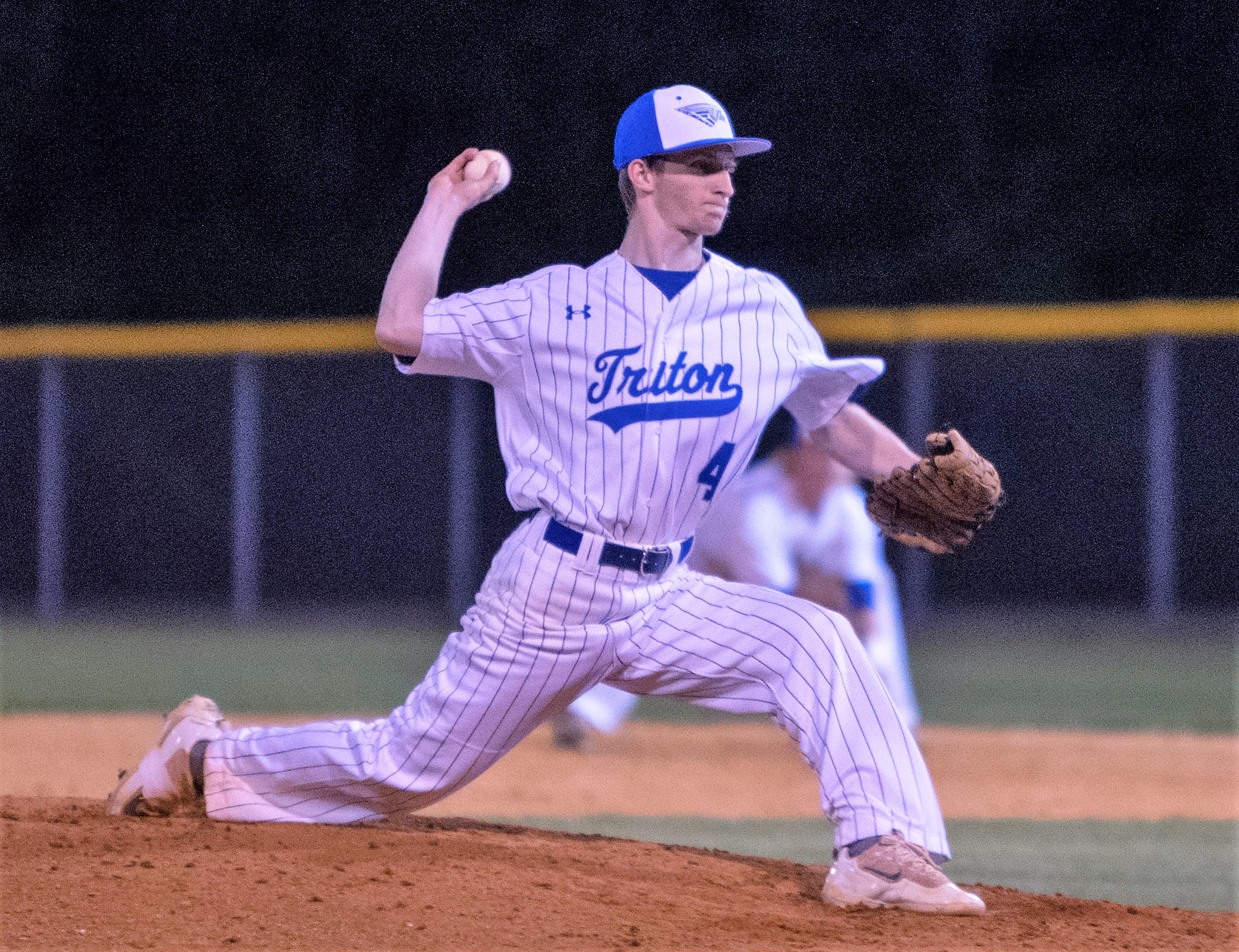 Lee edges Hawk baseball
