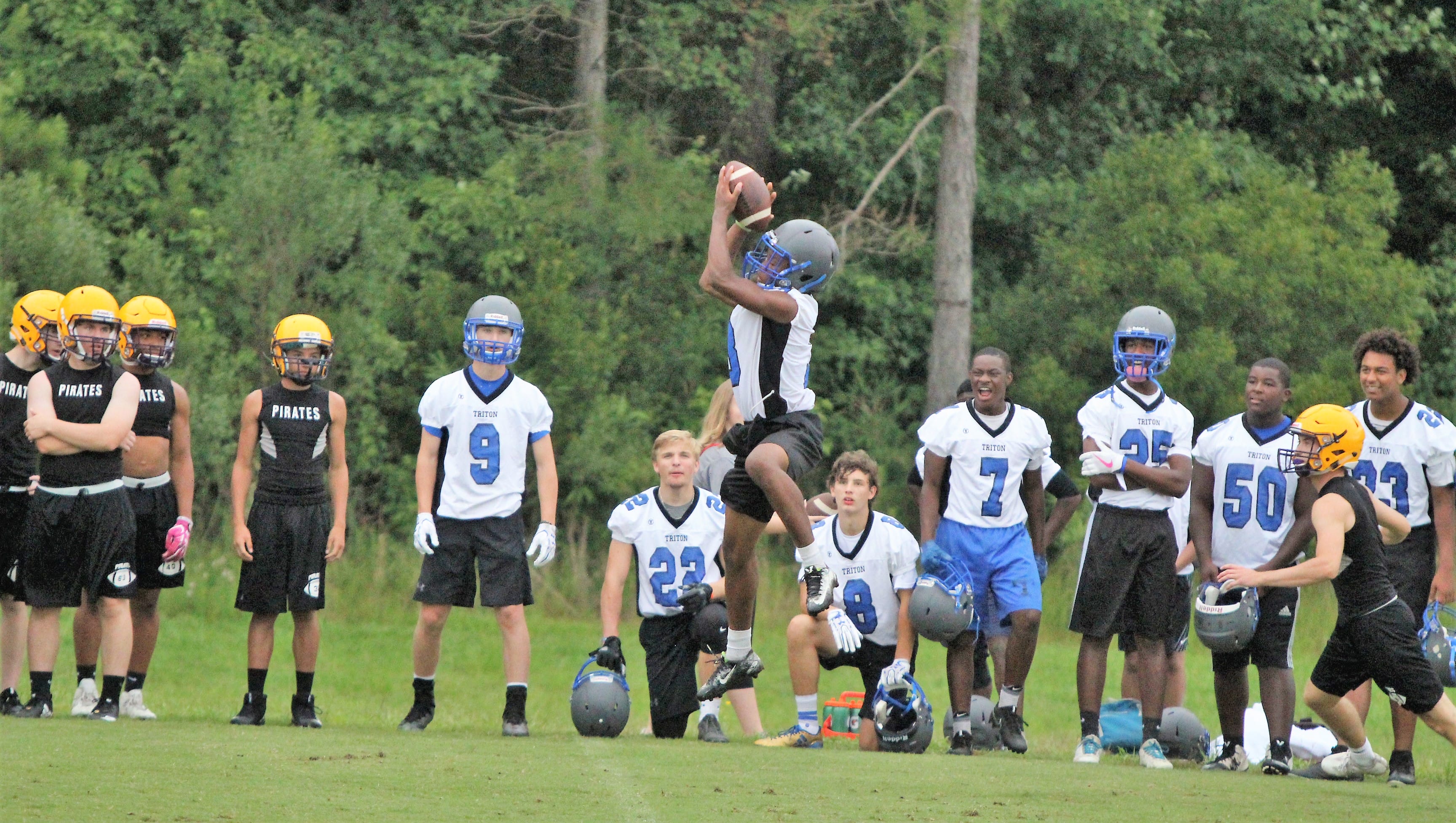 Hawks compete in seven-on-sevens at Cleveland