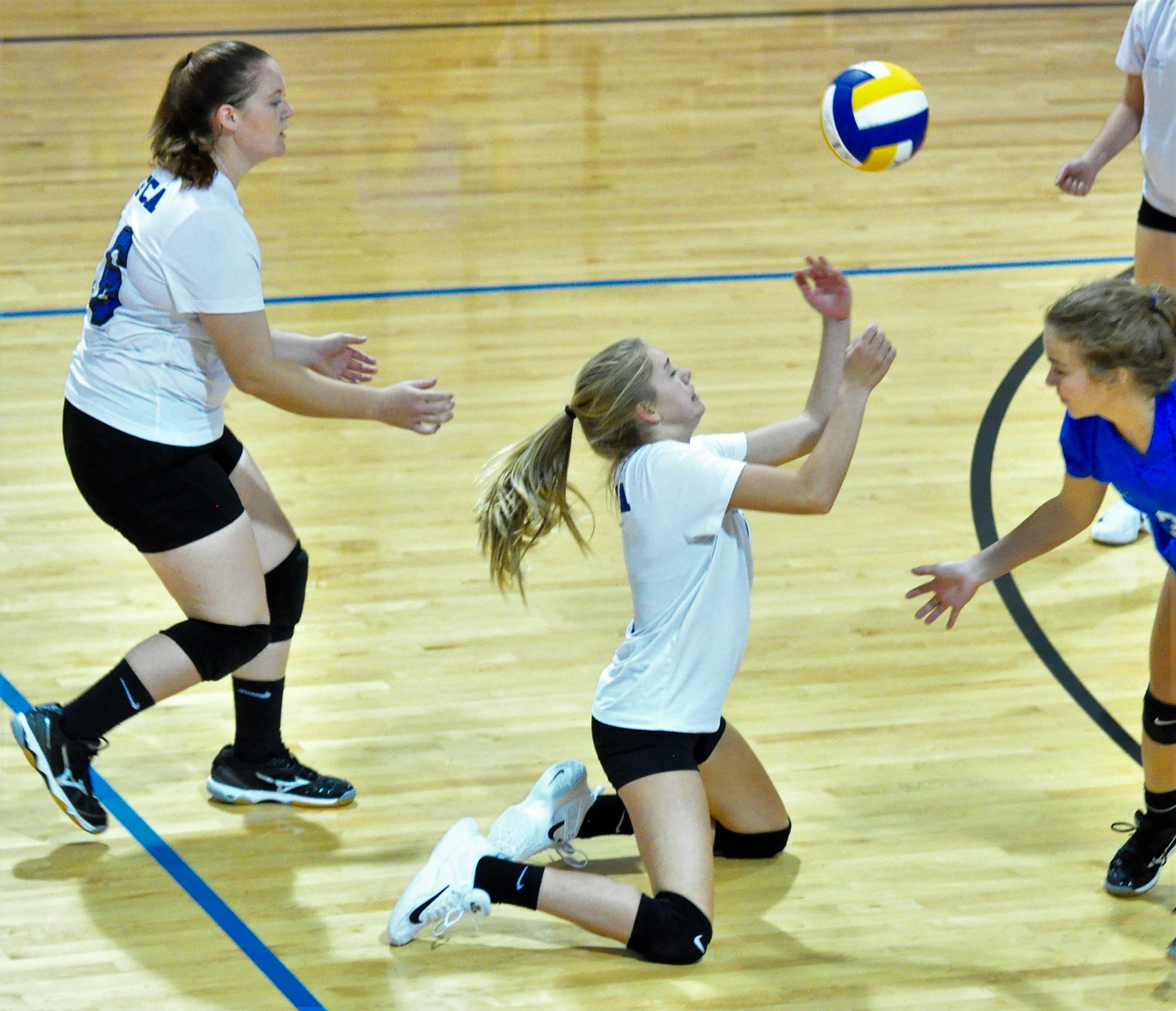 CFCA splits volleyball matches