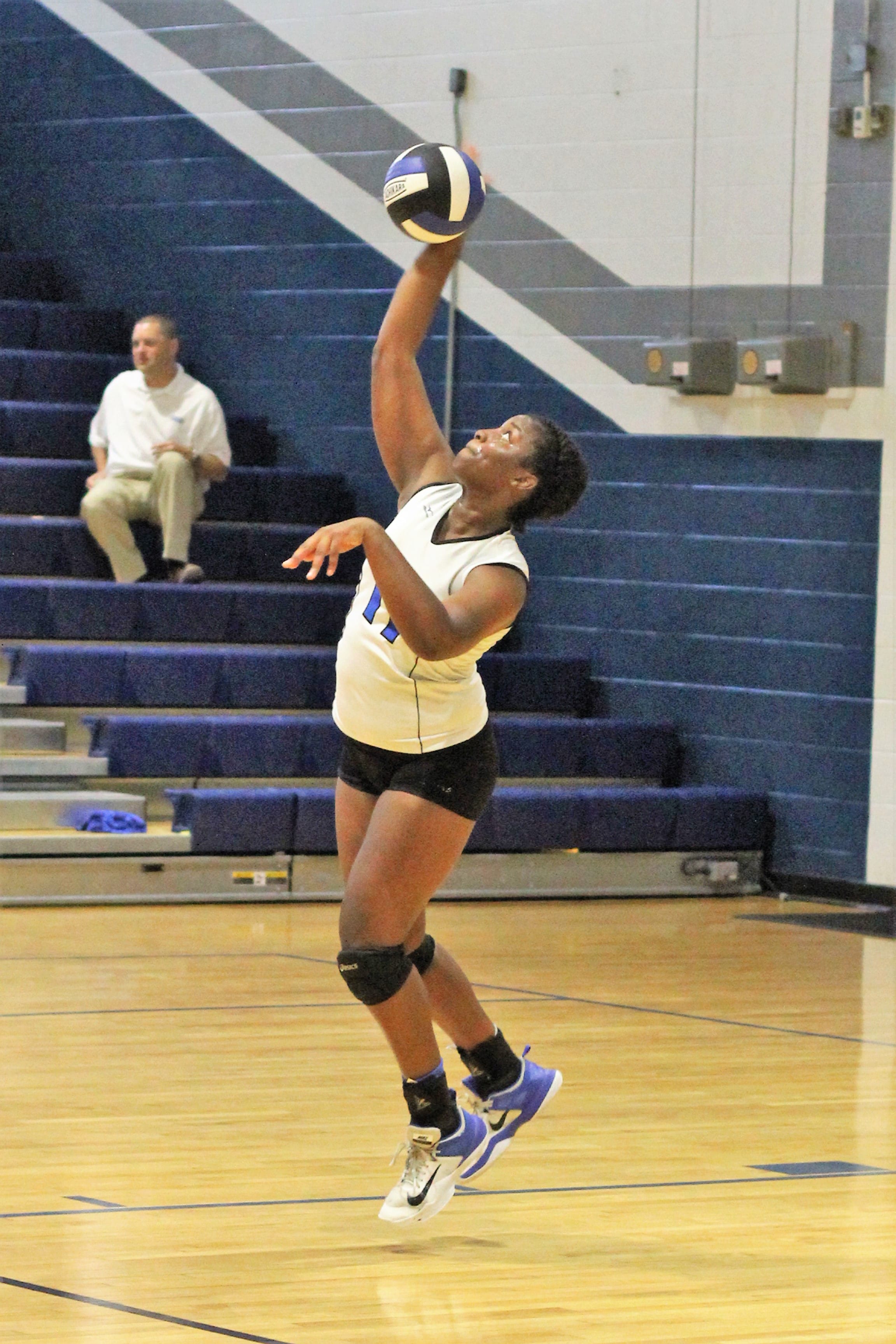 Hawk volleyball shows improvement