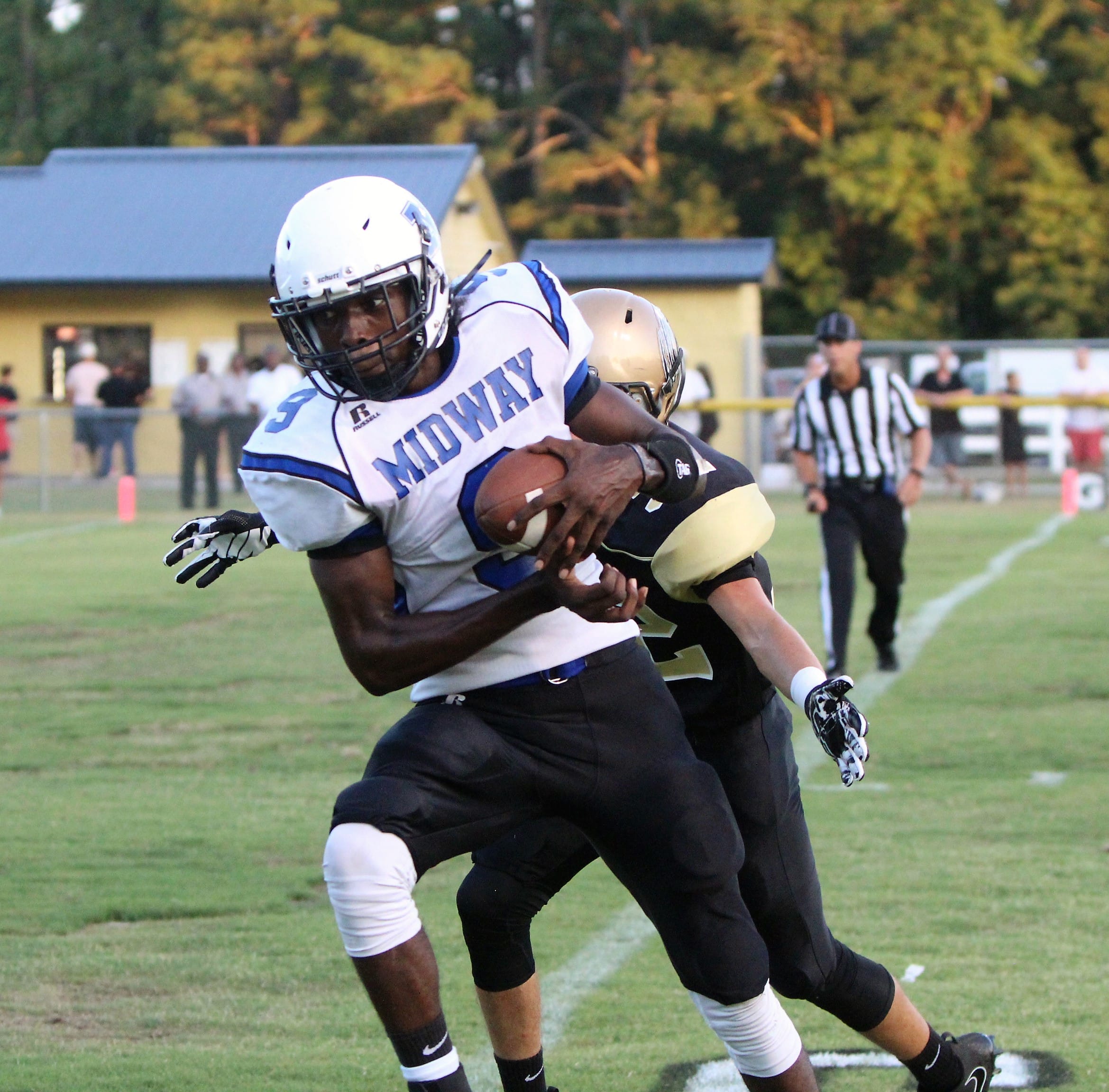 Lakewood tops Midway, 35-32