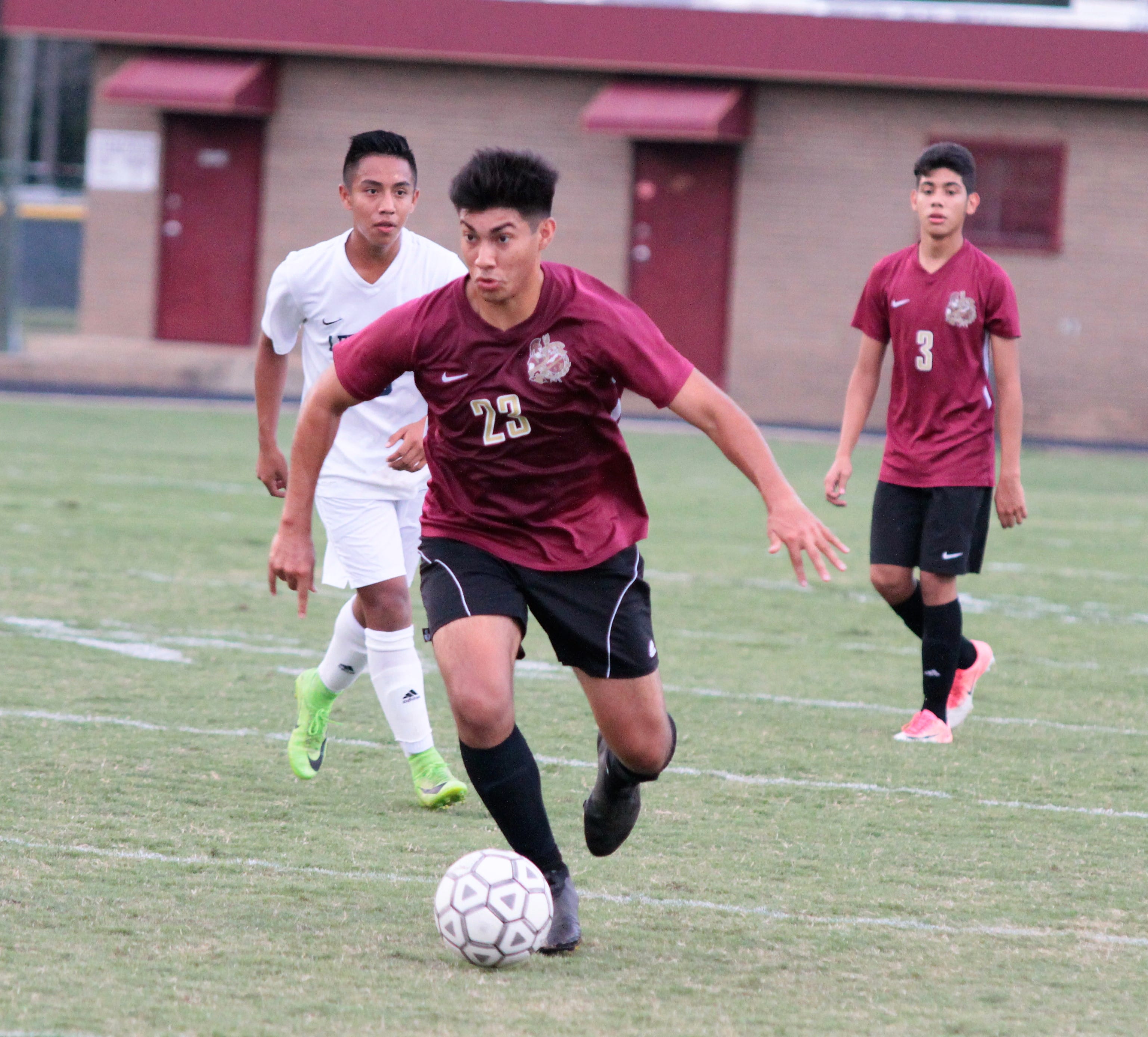 Lee County pulls away
