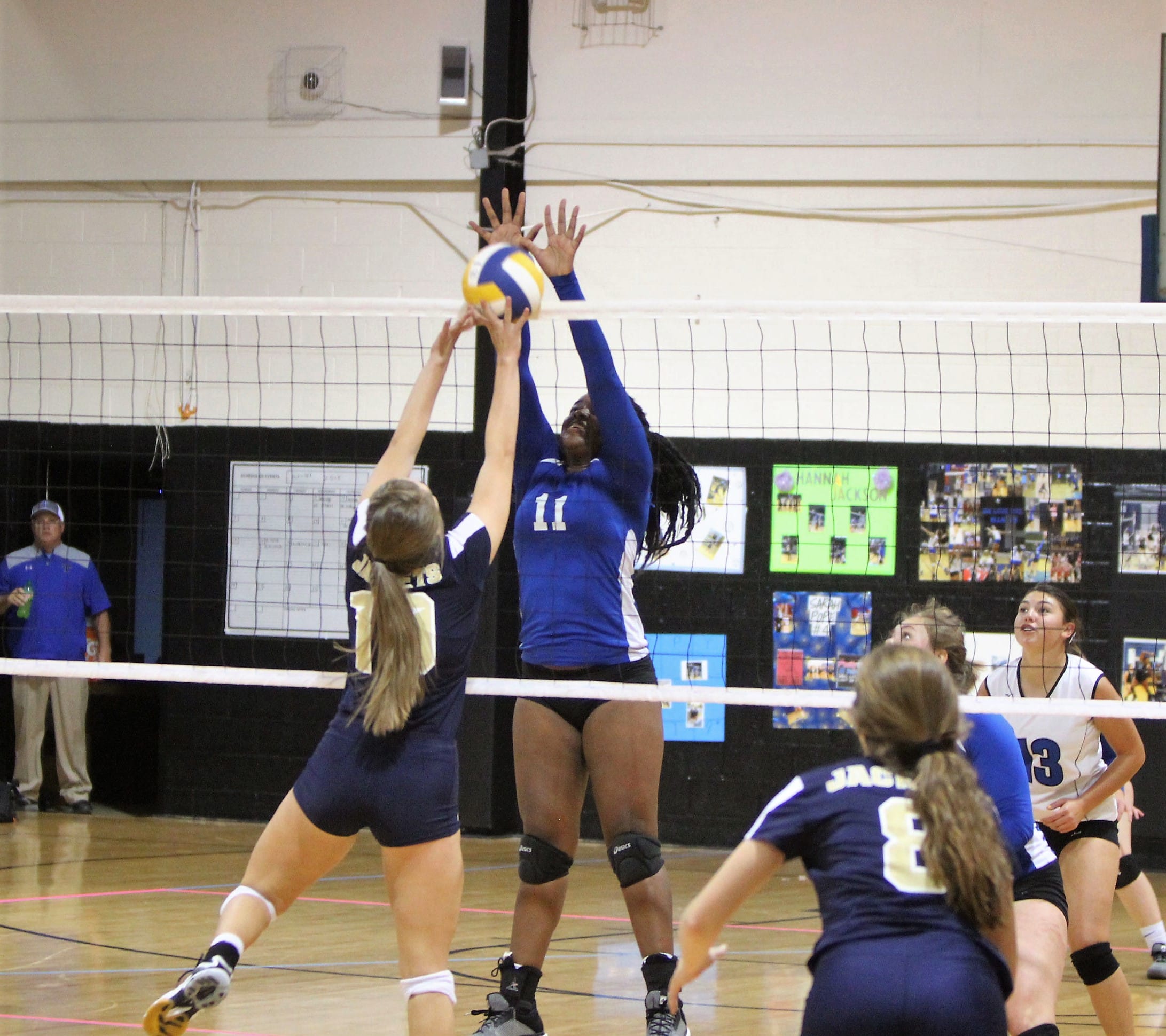 Lee tops Hawks in volleyball