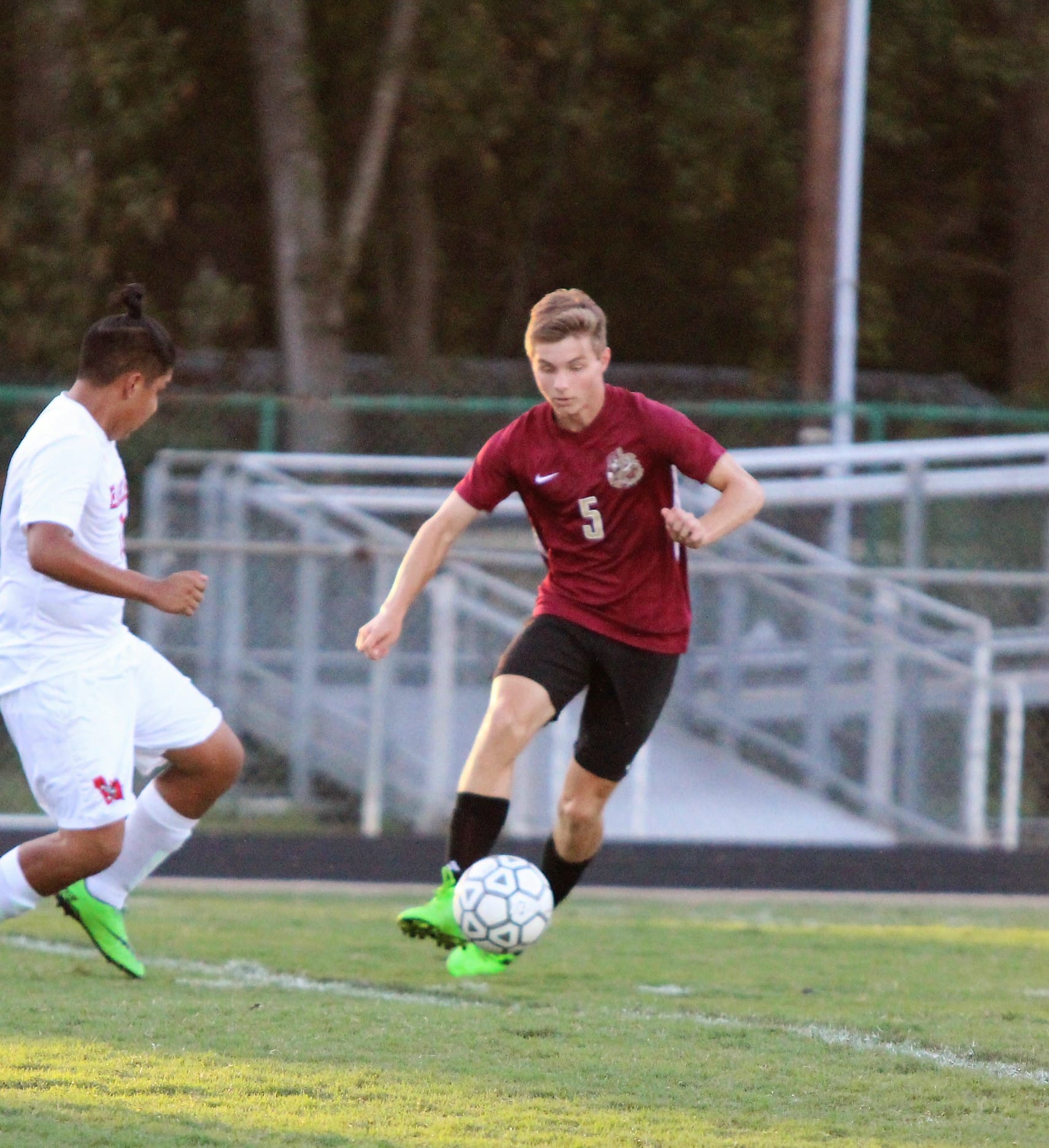 Sippel lifts Central soccer