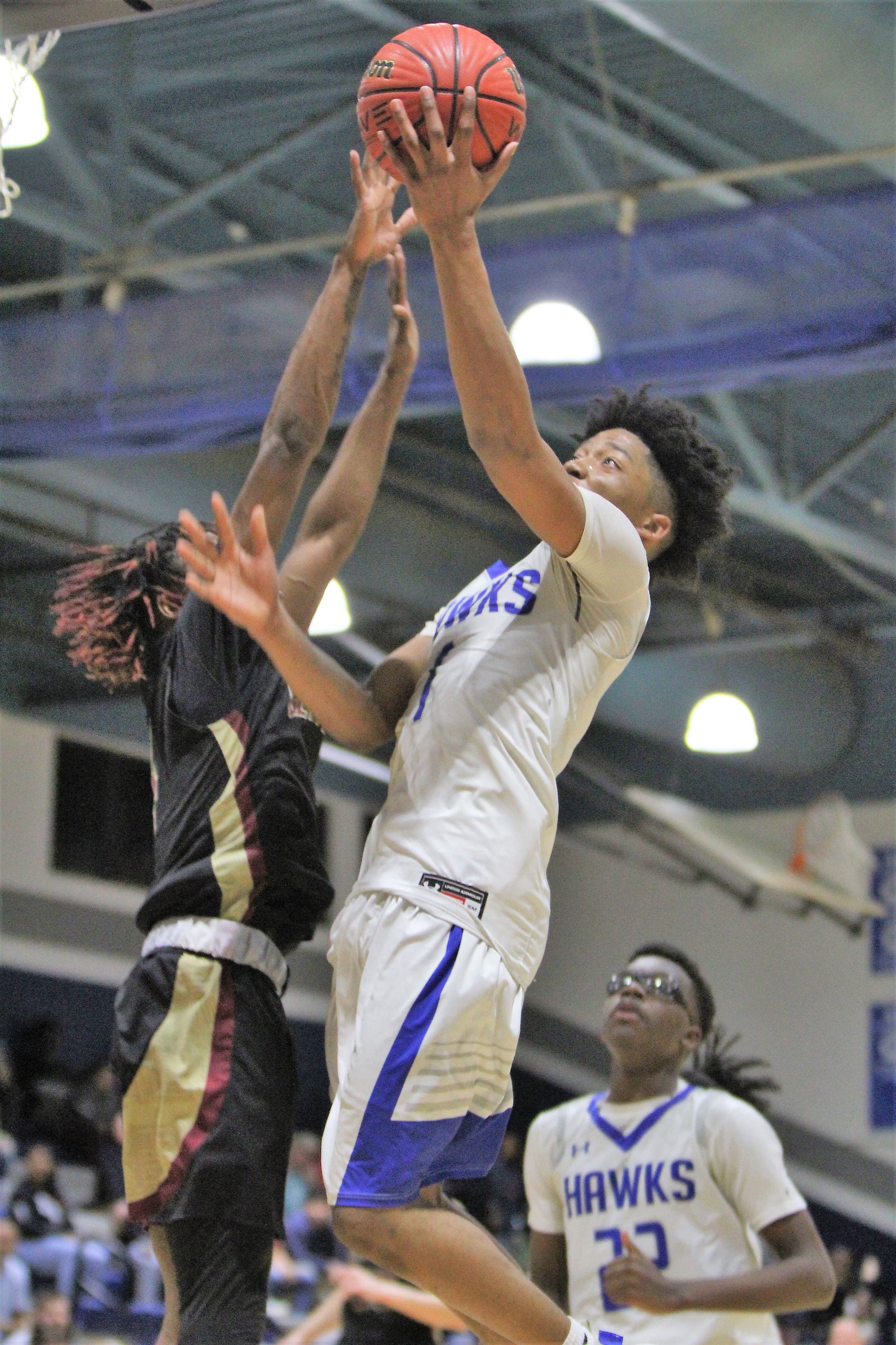 Hawk boys finish strong to top Central, 43-34