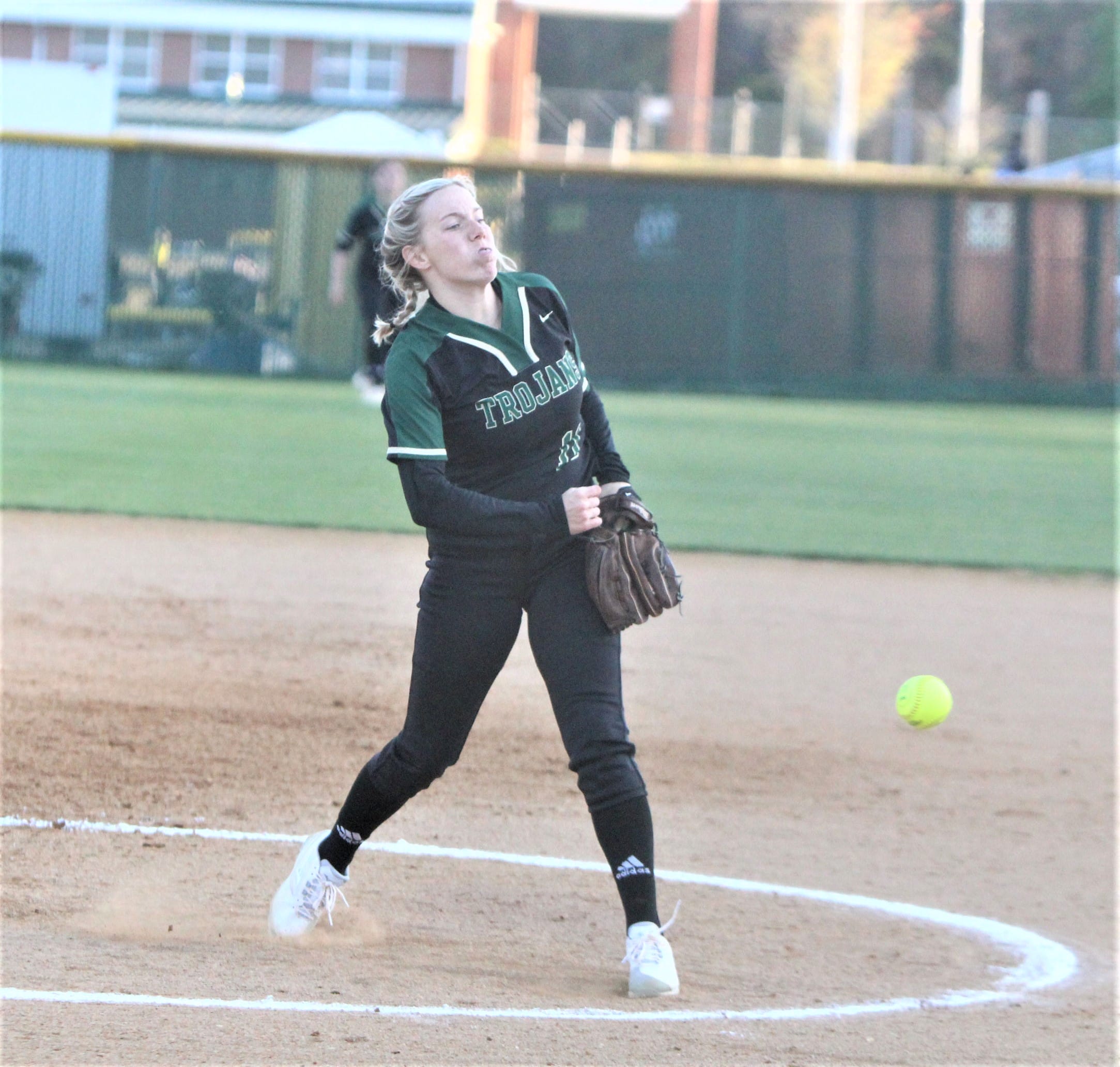 SJ softball tops Wildcats