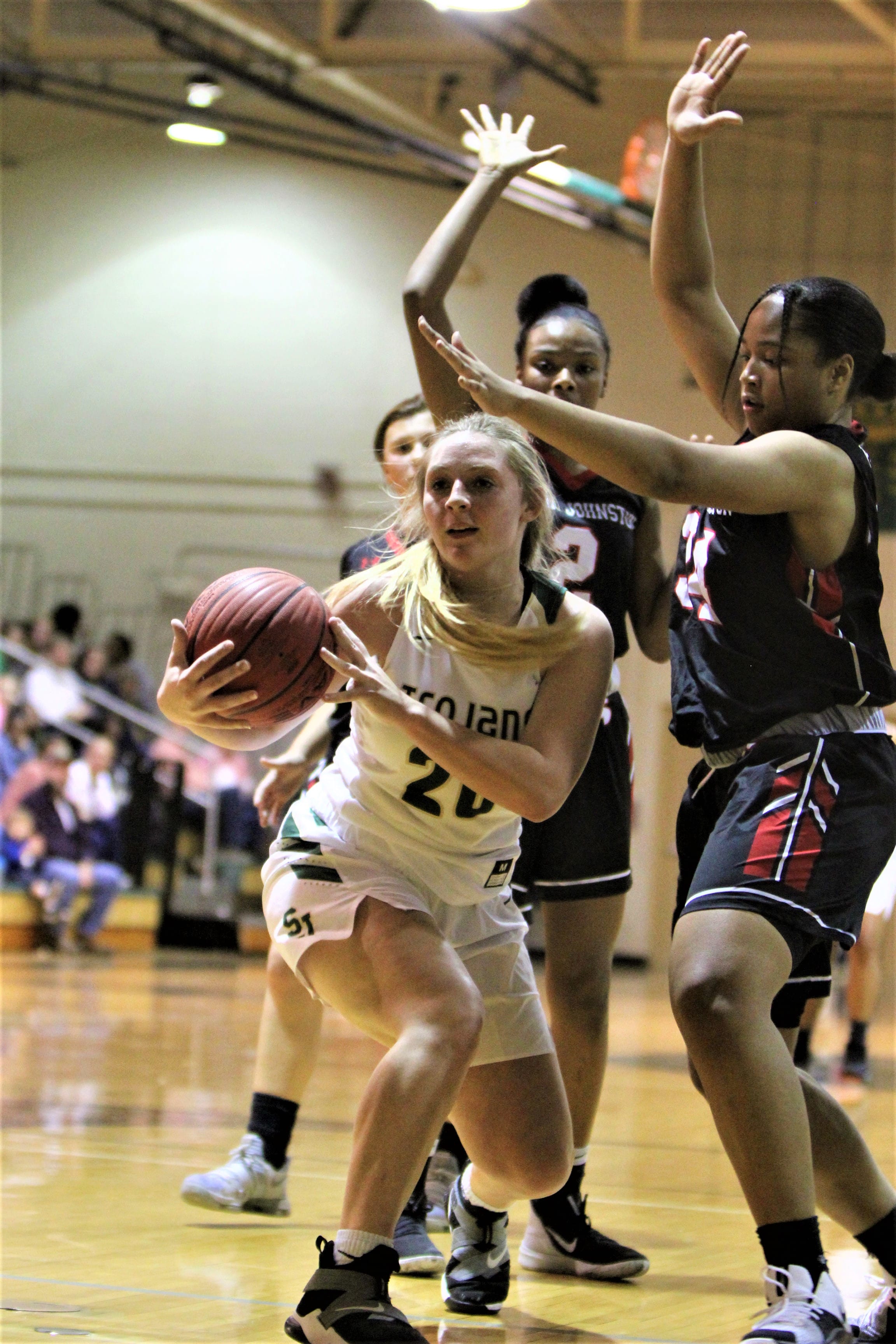 Ray leads South boys for split with visiting North Johnston