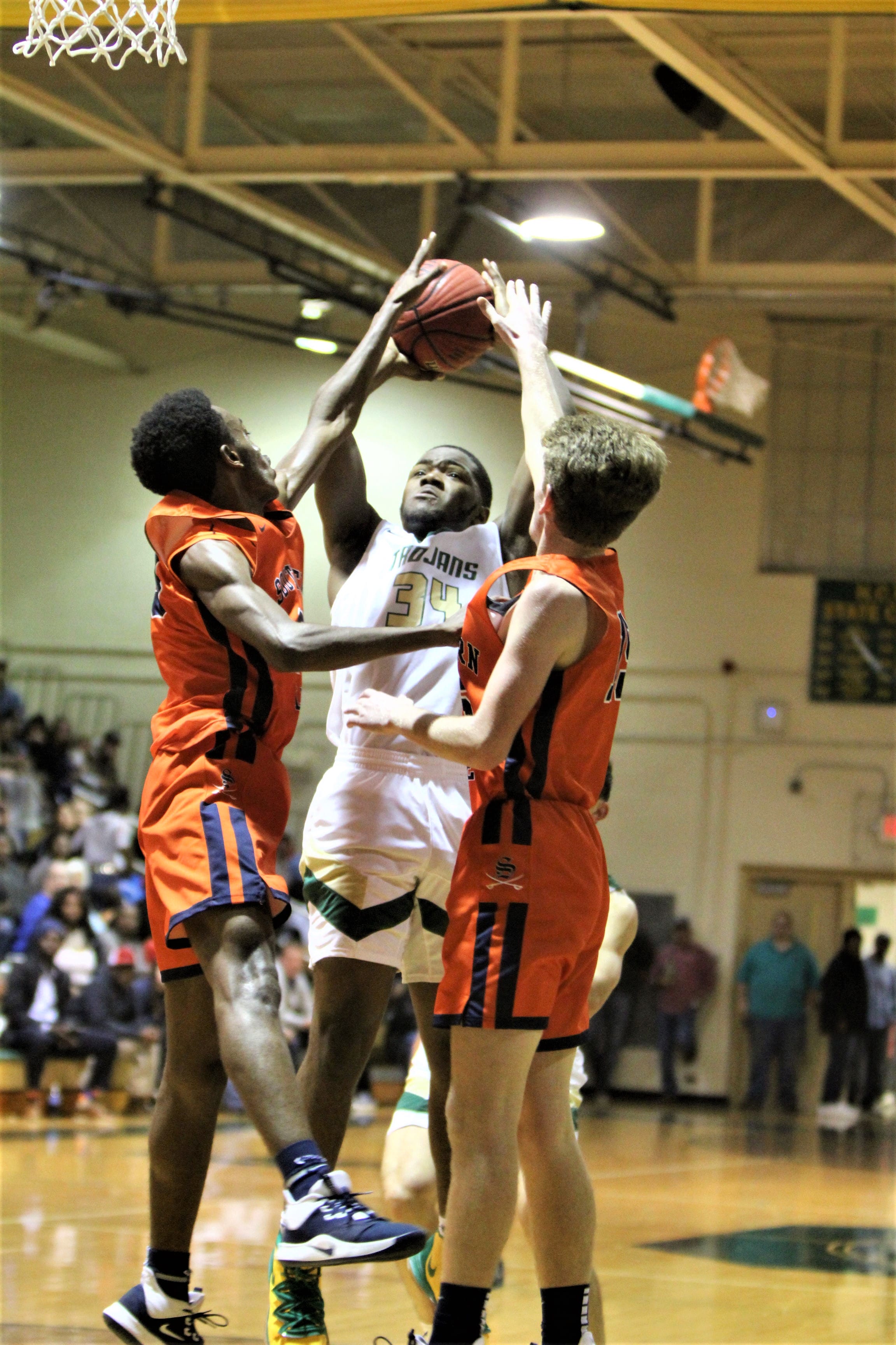South sweeps Southern Lee