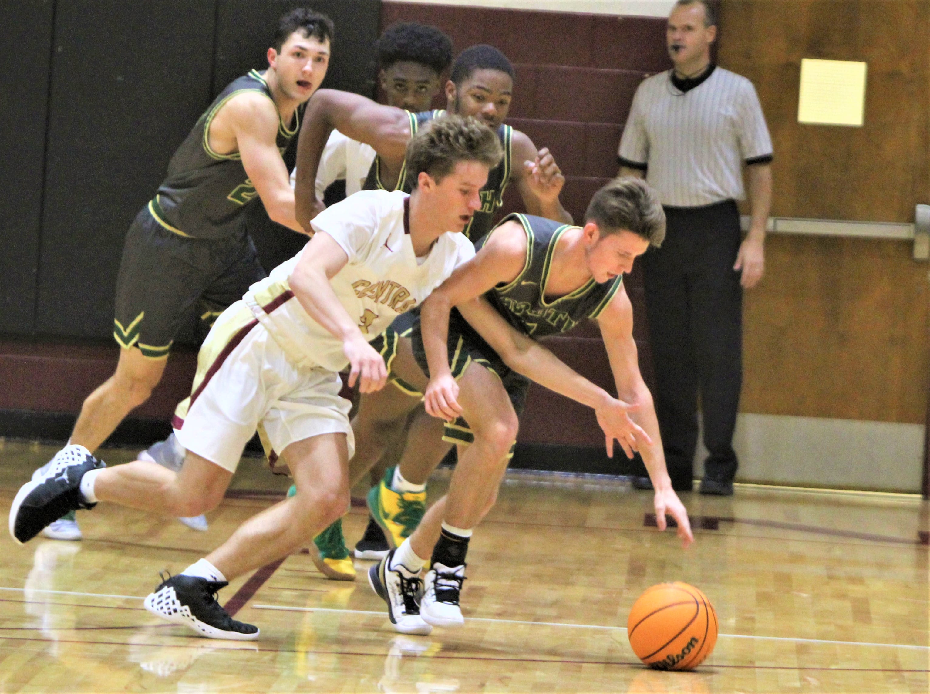 South boys move to 7-0 at HC