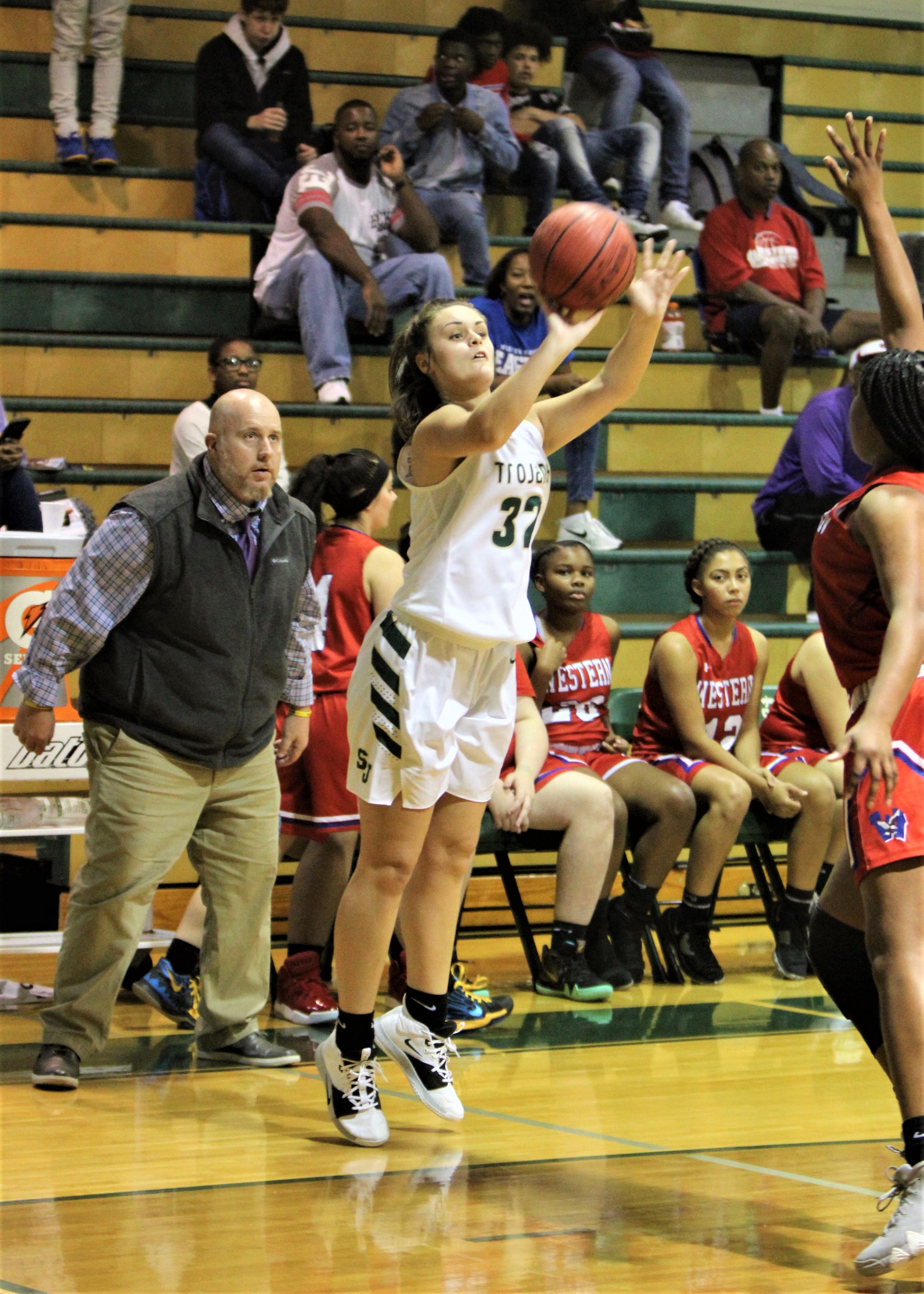South gets wins over Western