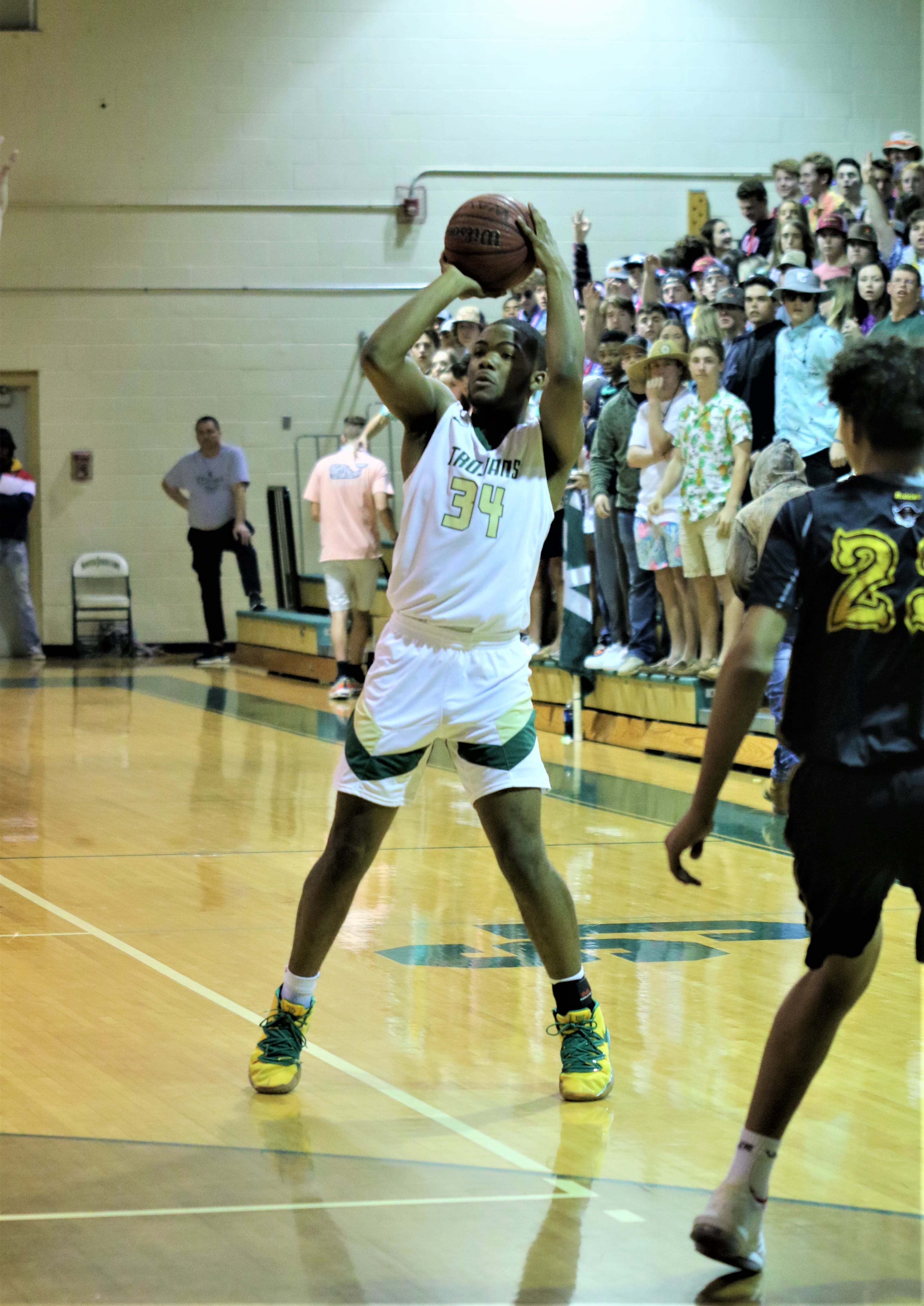Ray, 3s send South past Topsail