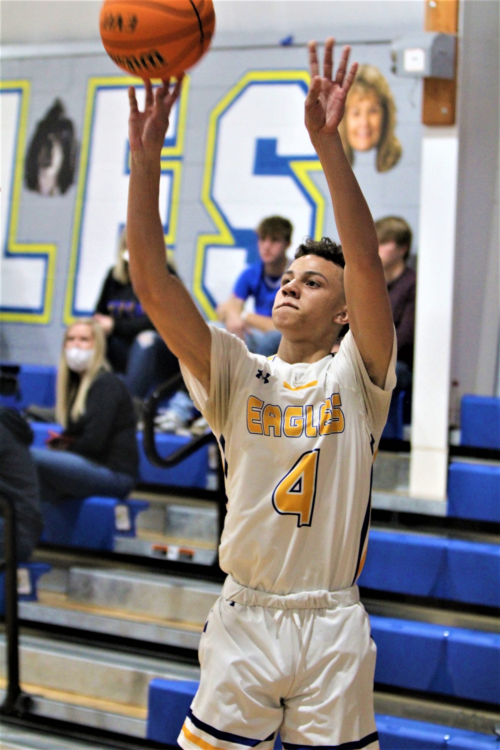 CFCA splits varsity games with South Wake