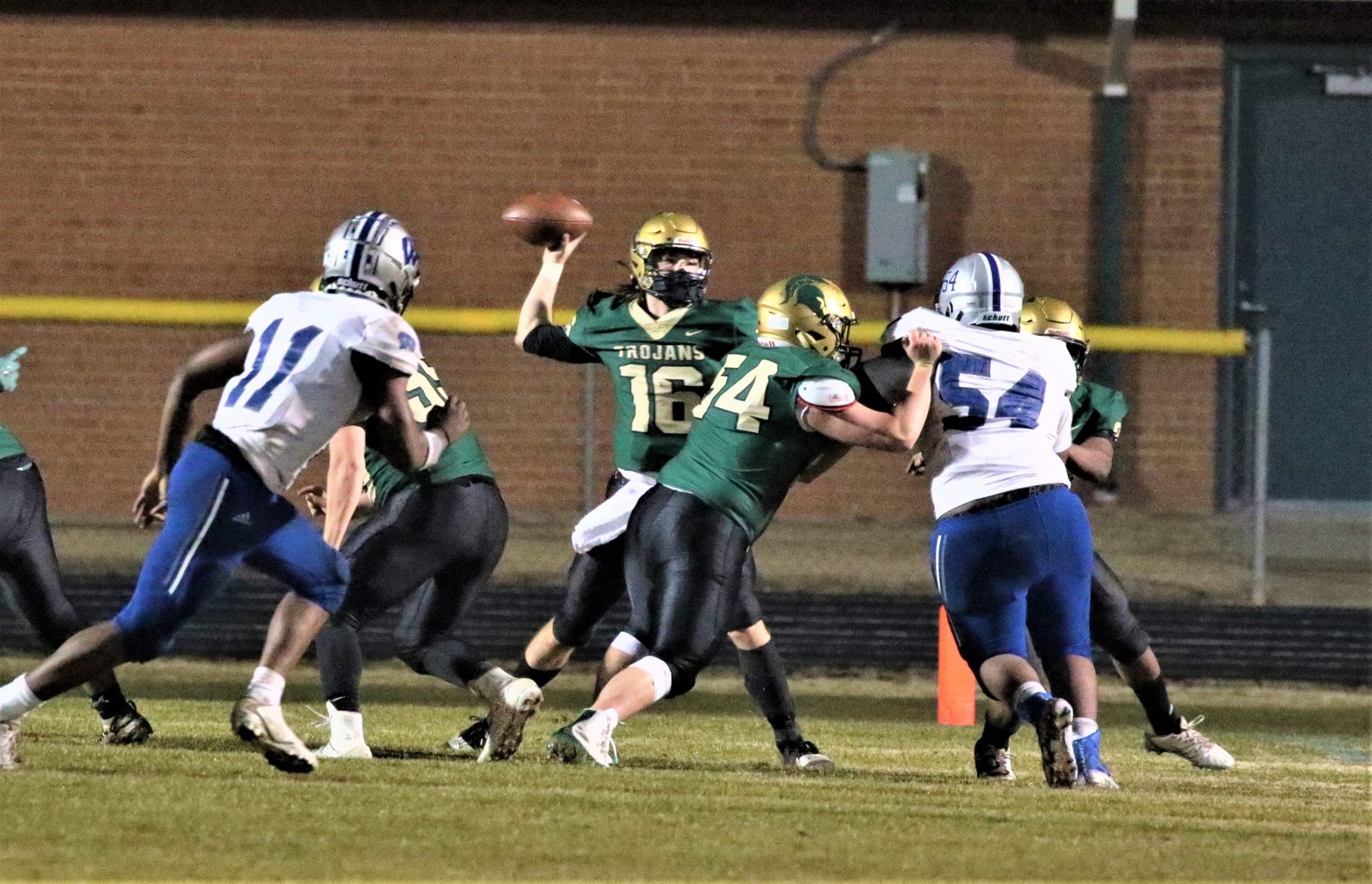 Hunt takes 21-7 win at South