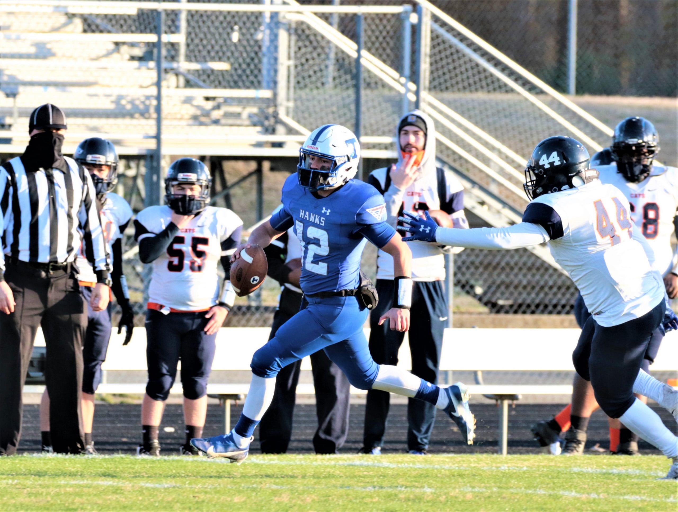 Hawks defeat Southern Lee at Homecoming, 27-7