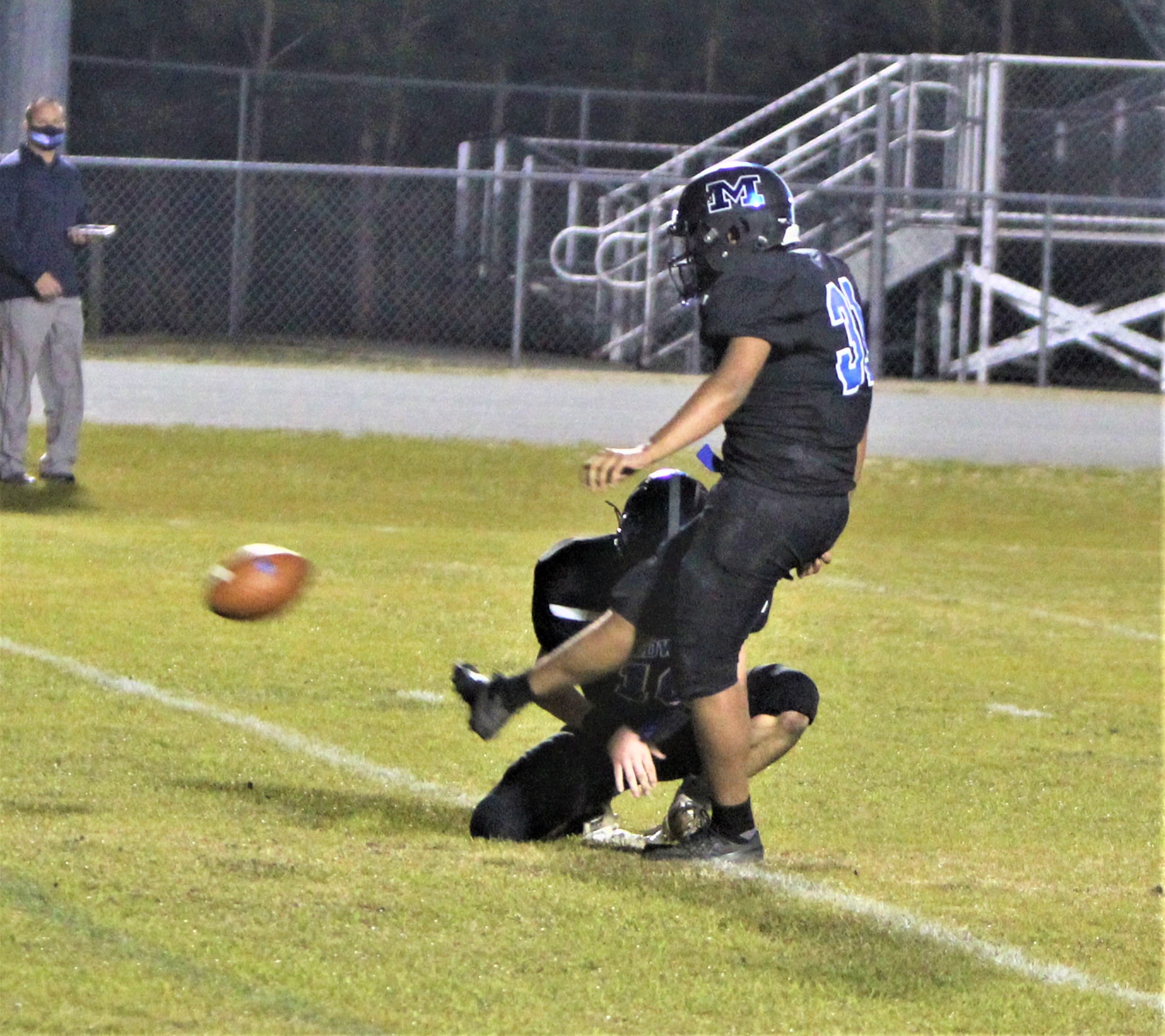 Godwin’s blocked field goal preserves 42-41 Midway win