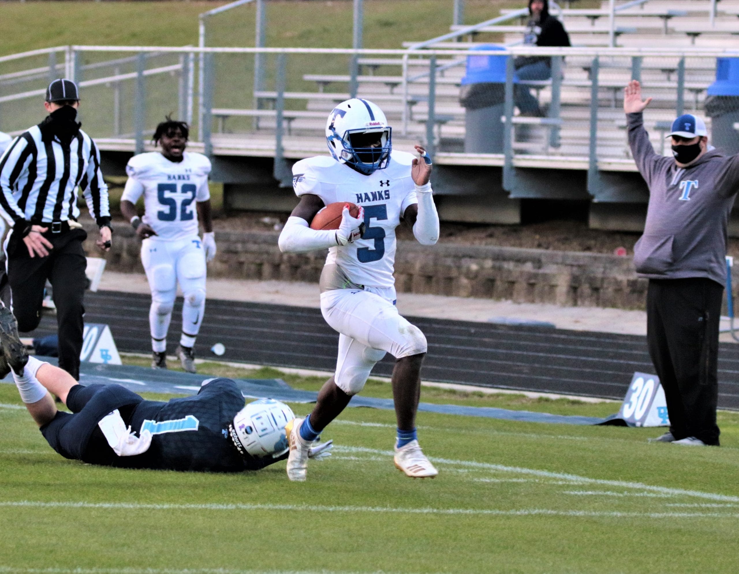 Cowan shines at Union Pines in 60-27 victory for improving Hawks