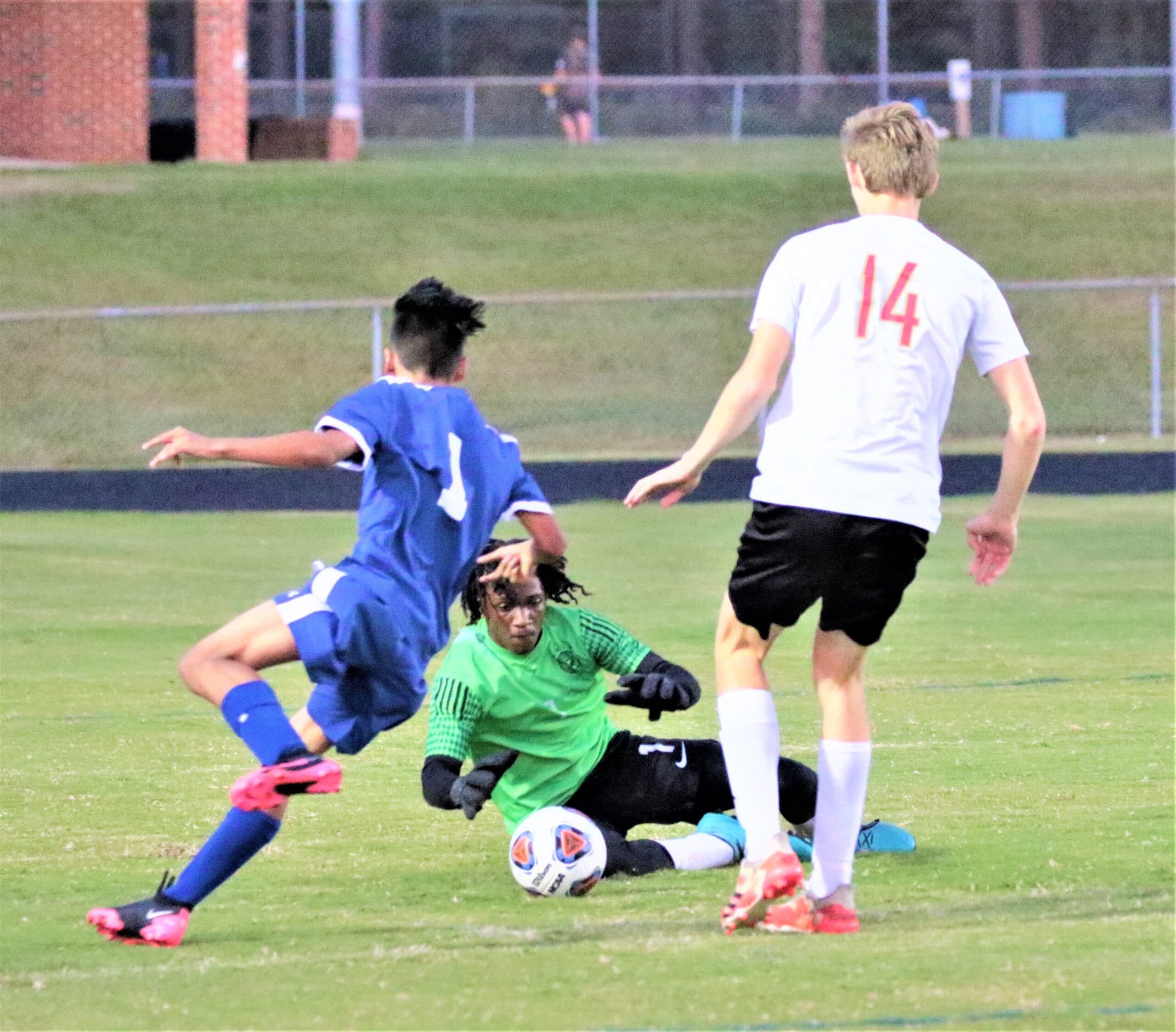 Central wins battle of All American soccer unbeatens, 3-1, over Hawks