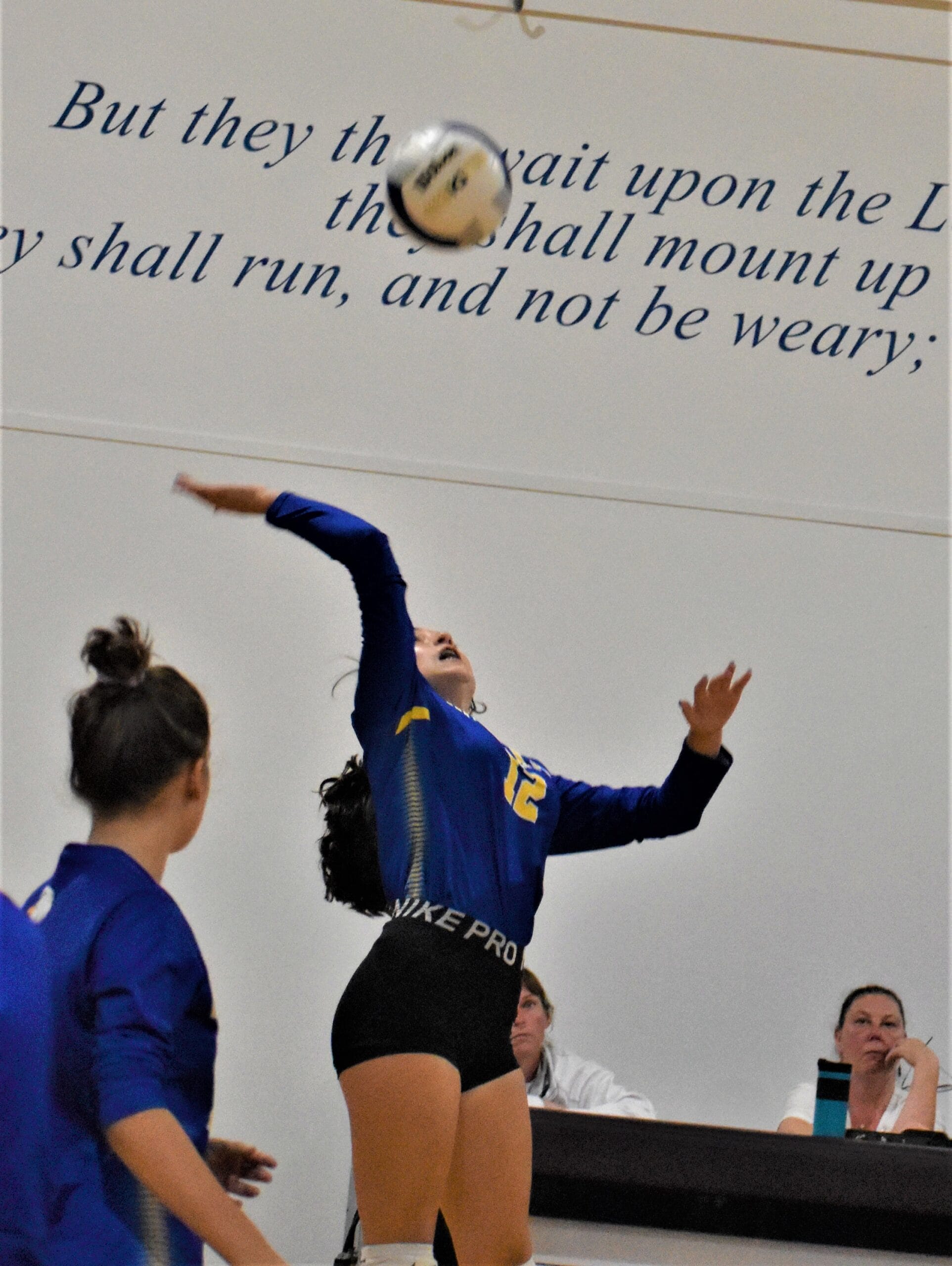 CFCA sweeps volleyball vs. Village