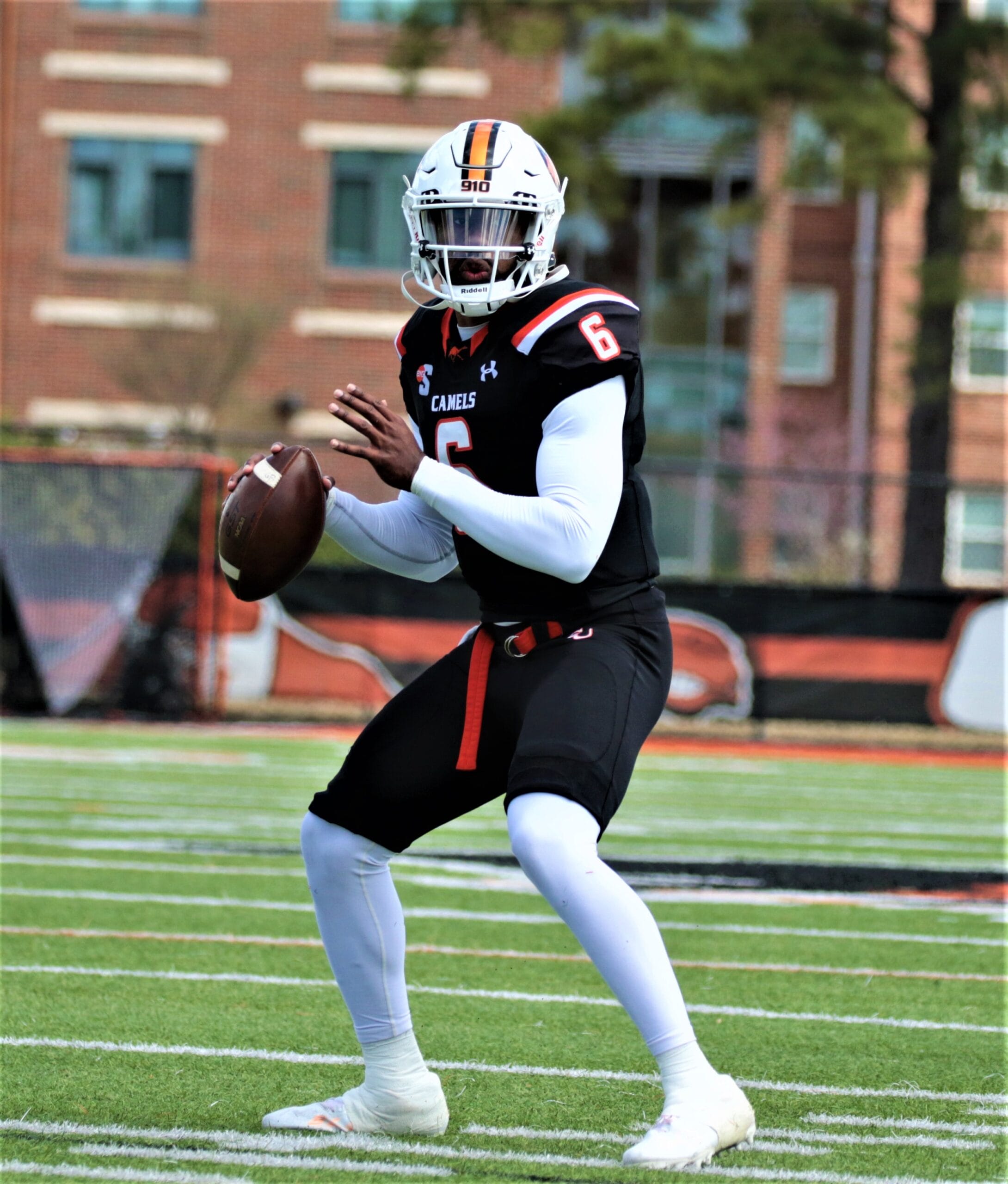 Camels play spring football game