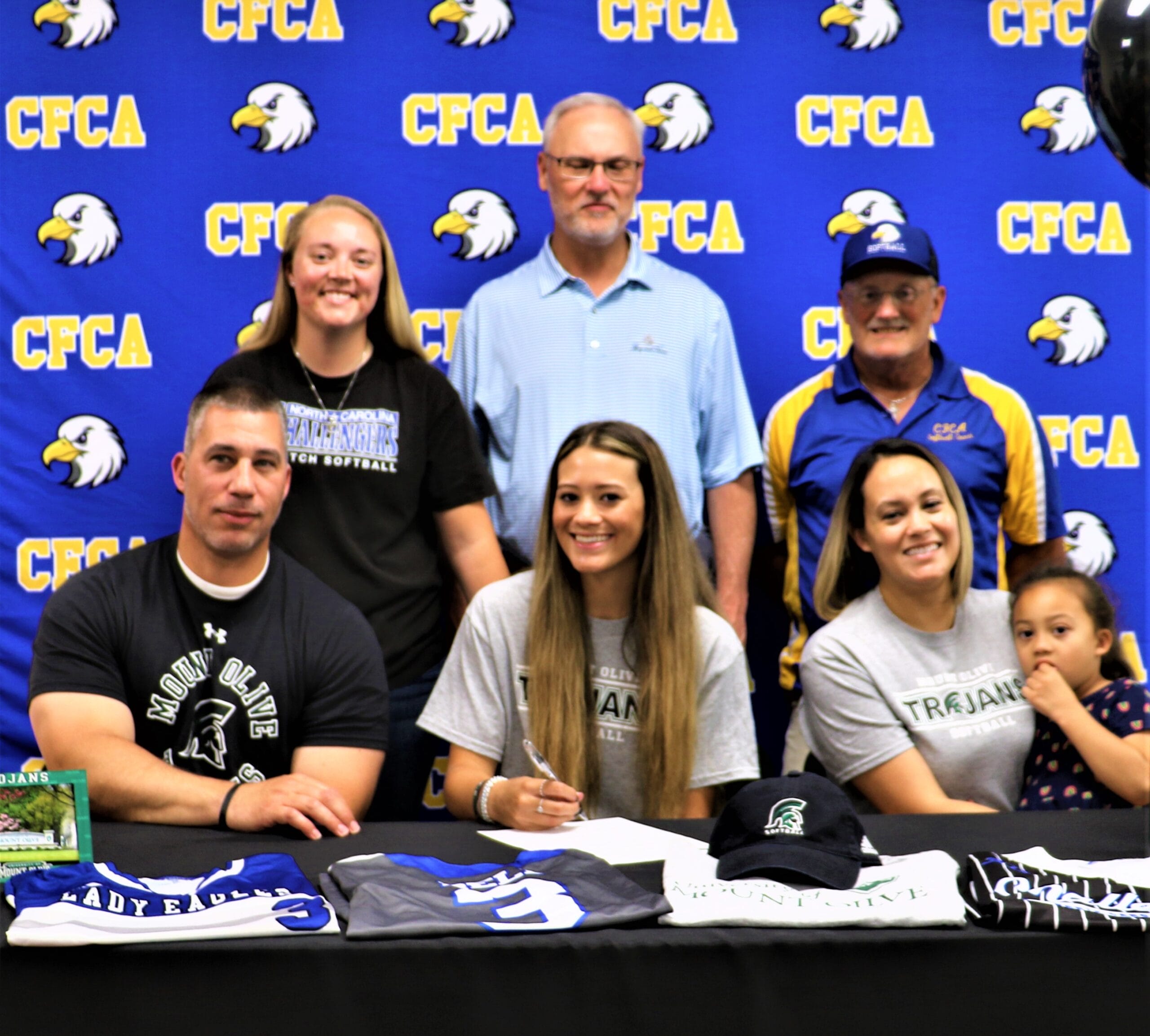 Mariah Bell signs with Mount Olive for softball