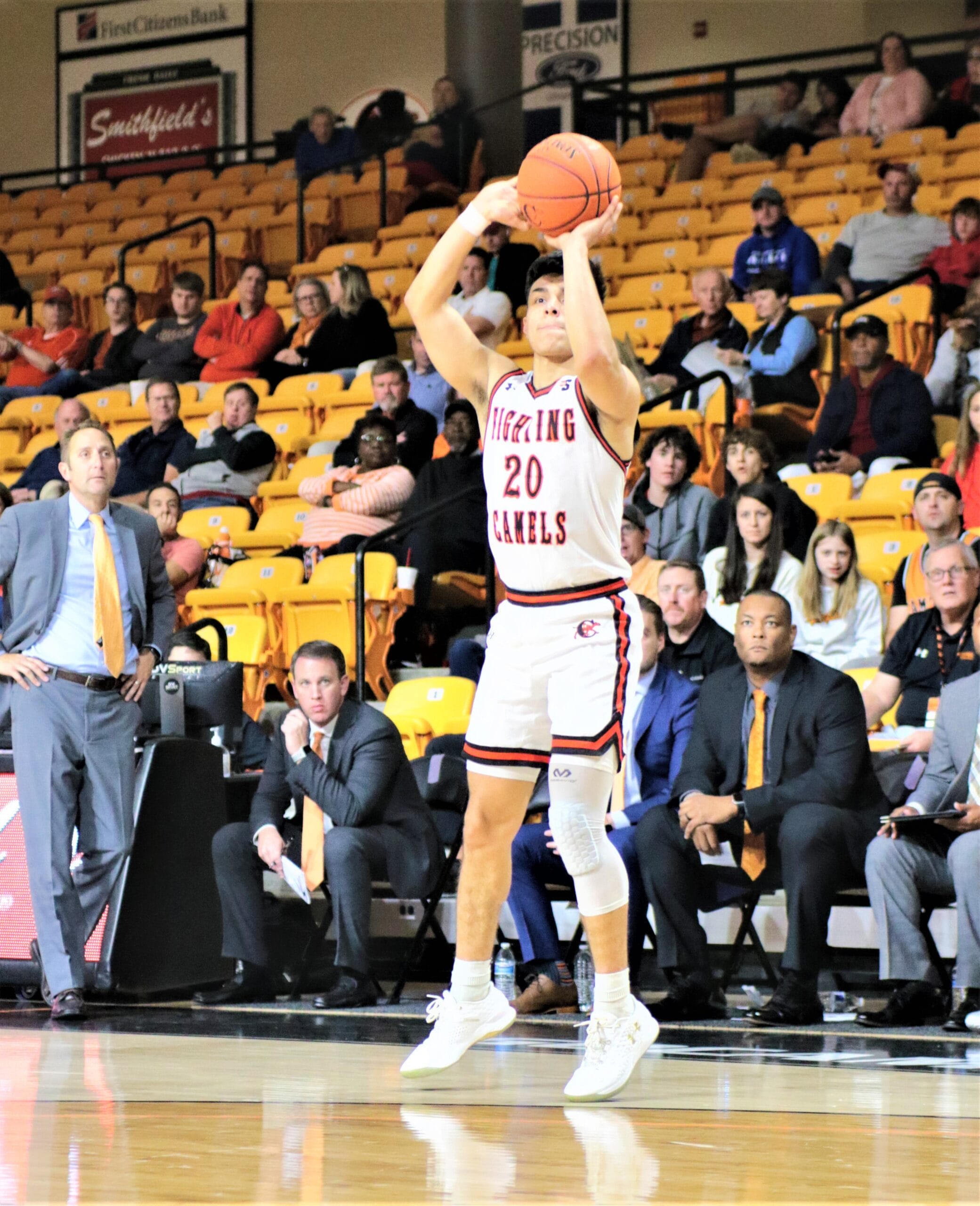 Dolphins take 64-43 win over CU men in Creek