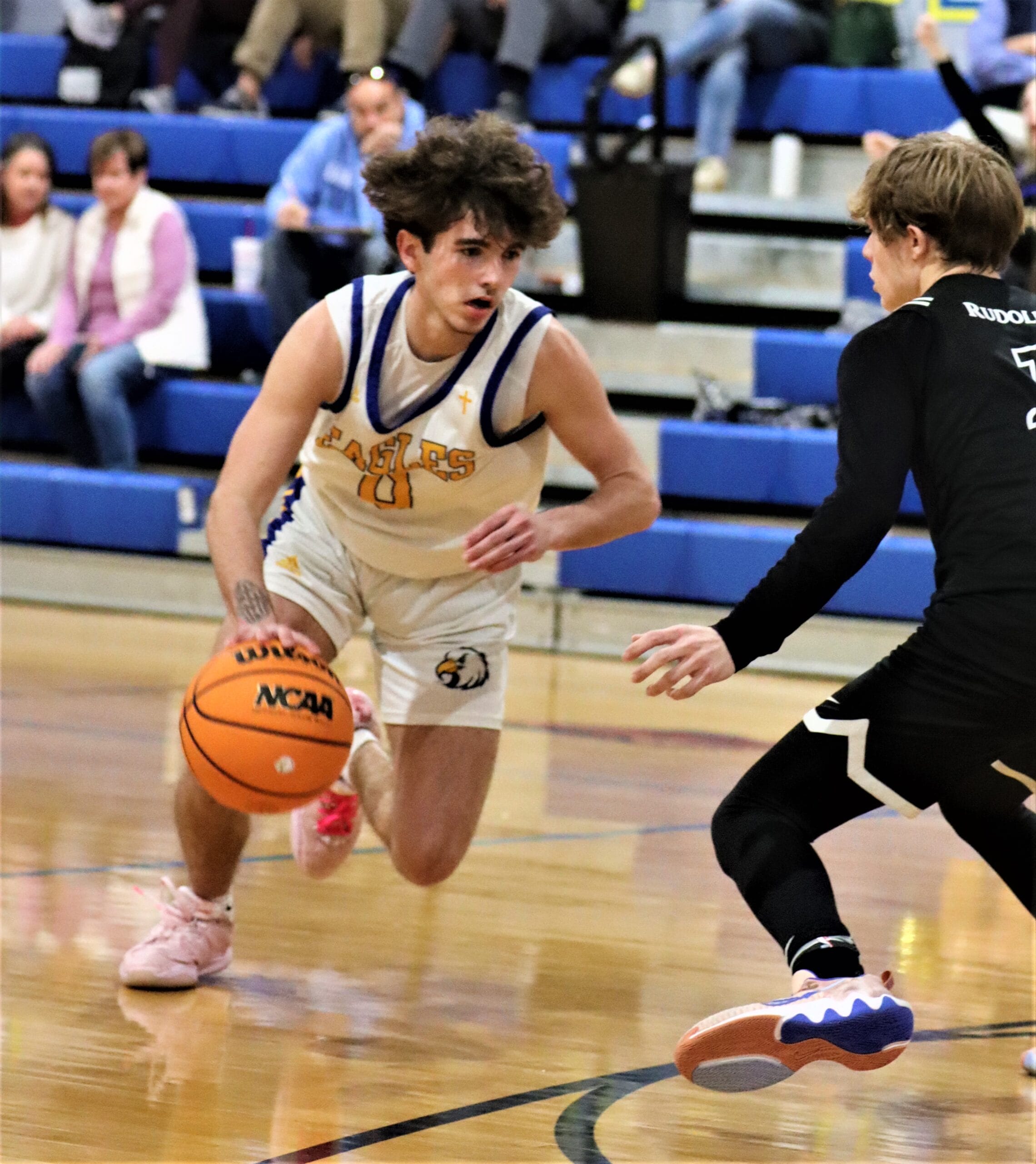 Eagles win fifth straight to complete sweep as Brock has 46 with six steals