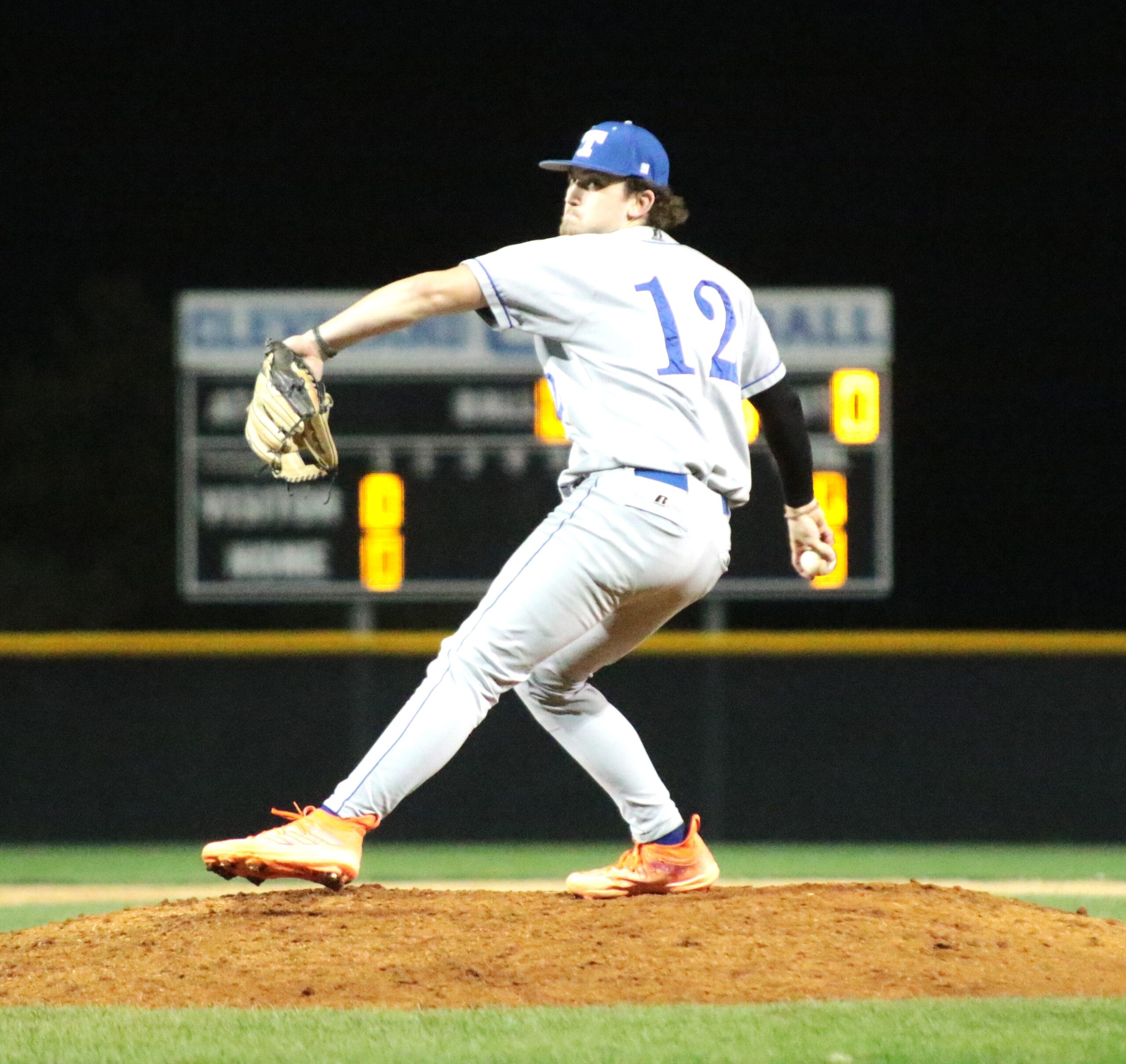 Jones leads as Hawks start Reece coaching era with 8-1 win at Cleveland